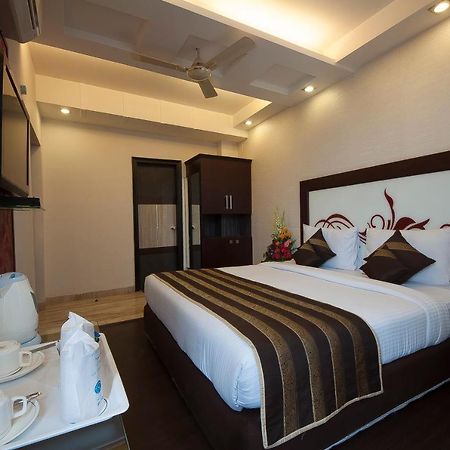Pitrashish Grand And Premium Hotel Delhi  Buitenkant foto