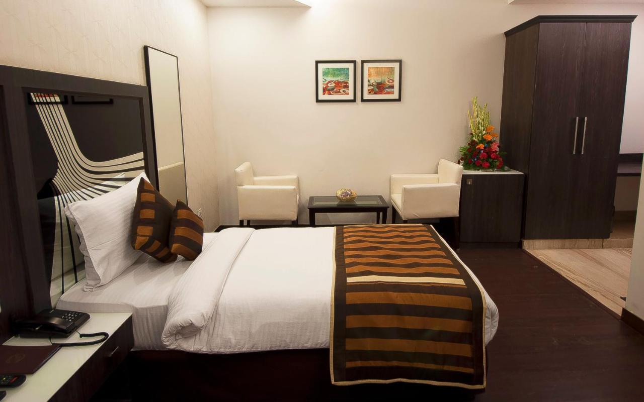 Pitrashish Grand And Premium Hotel Delhi  Buitenkant foto
