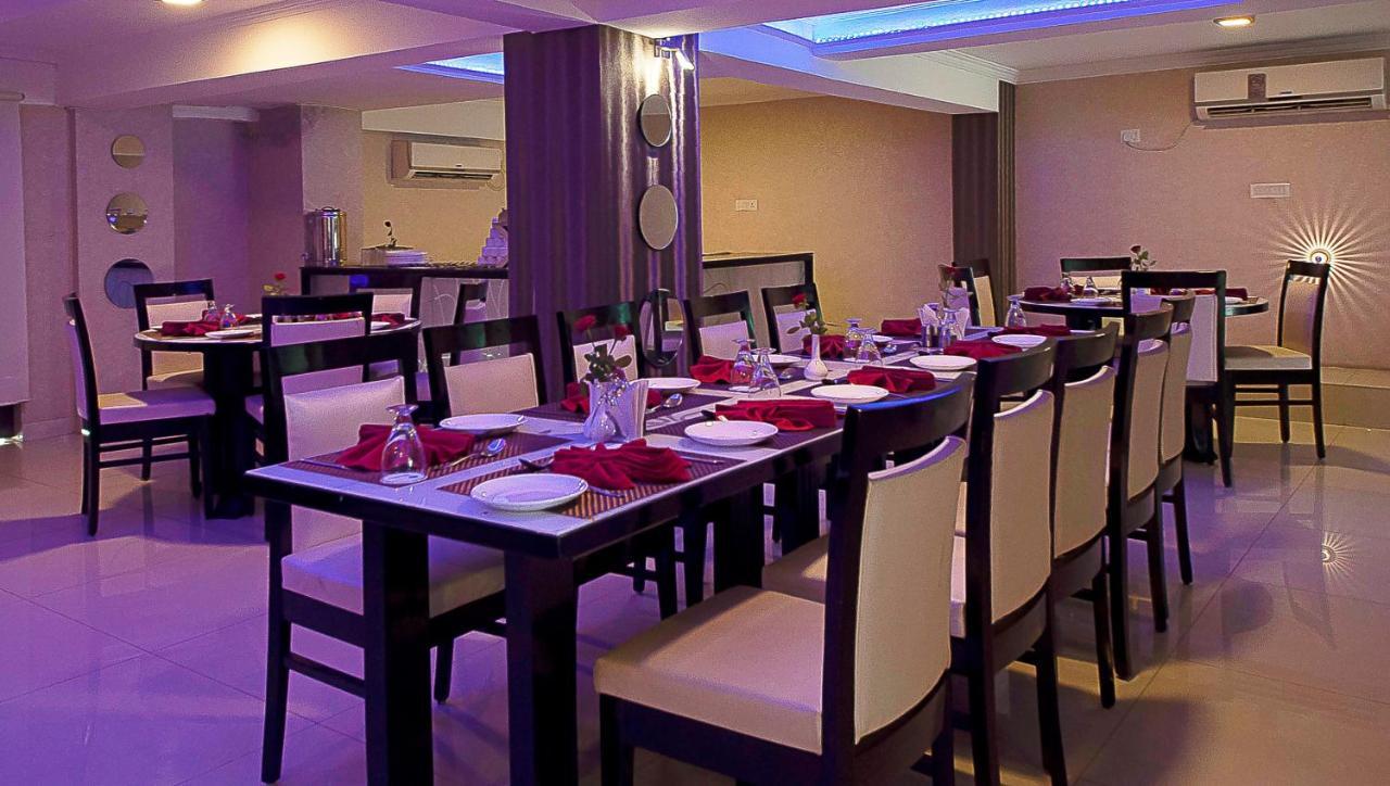 Pitrashish Grand And Premium Hotel Delhi  Buitenkant foto